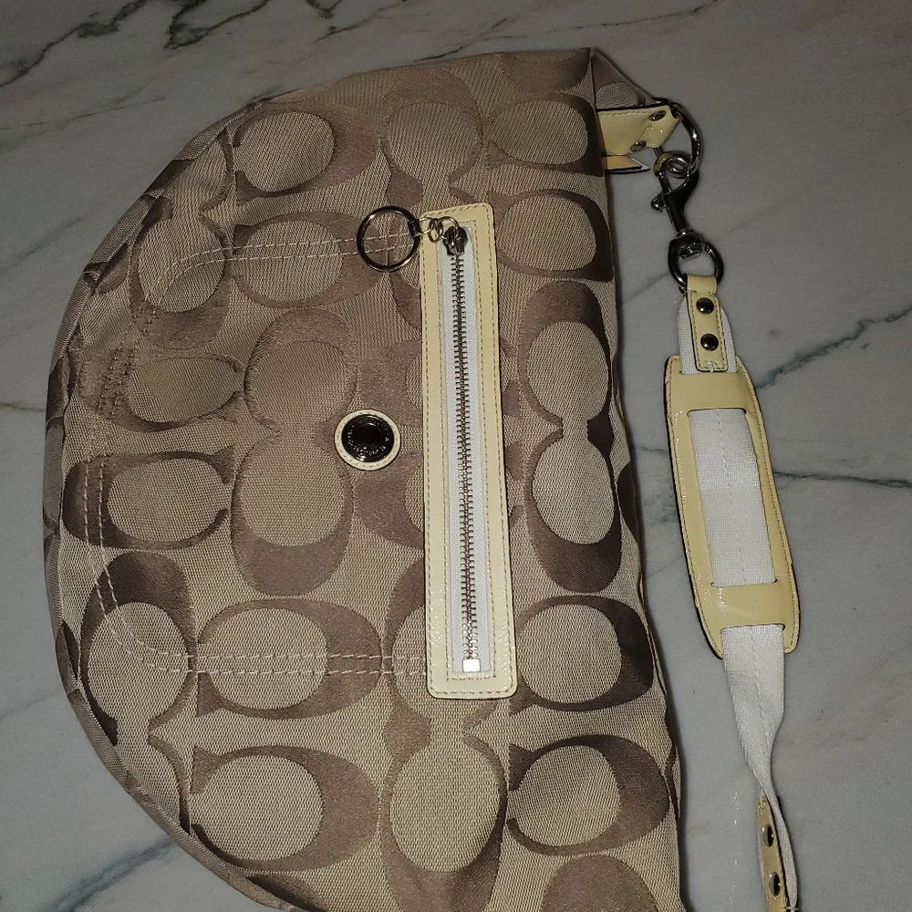 Coach Bag, Coach Signature Canvas Handbag Tan ,brown , yellow. Vintage. - Picture 7 of 16